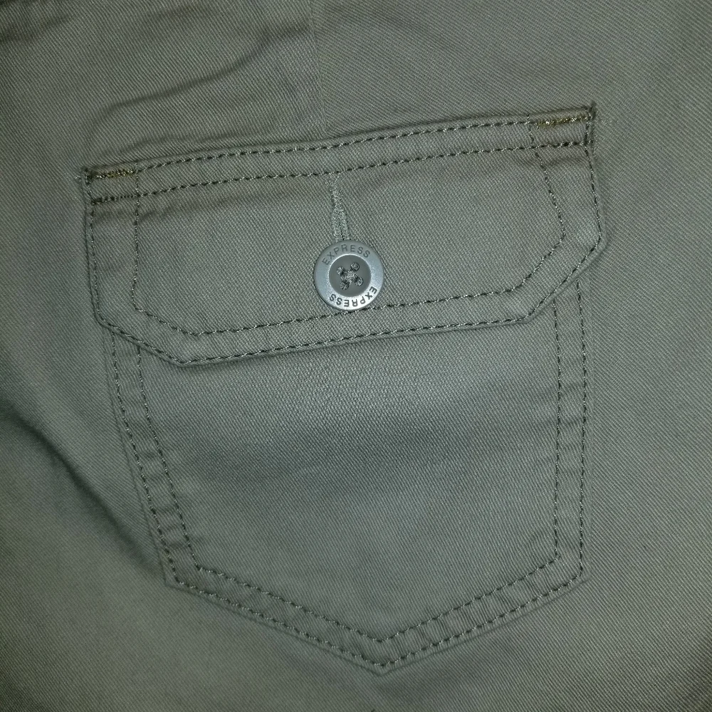 Shorts - Picture 3 of 4